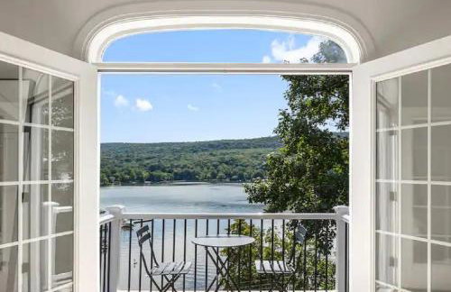 Lakeview Villa with Private Hot Tub, Firepit & Breathtaking Cliff Views - Foto 1