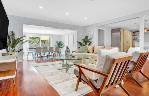 Modern 4BR Villa with Pool - Outdoor amenities - WFH - Foto 7