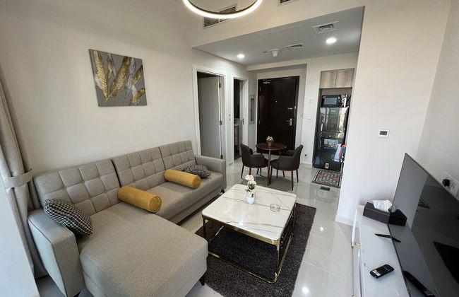 Master piece - Lush Green Oasis With Balcony With Stunning Views - Photo 6