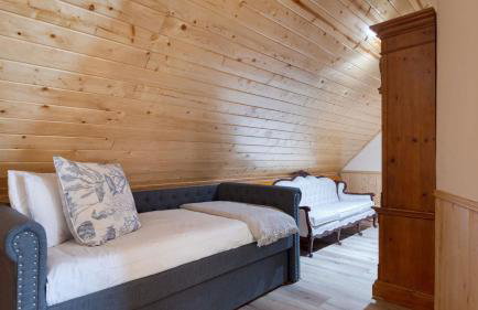 Pinetree Place by Avantstay Group Cabin w/ Hot Tub Minutes to the Lake - Photo 58