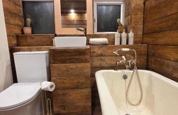 Cowboy Corner - Hot Tub, City Centre, Free Parking - Foto 32