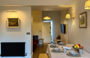 Spacious Luxury Apartment in the Heart of Shrewsbury Sleeps 6 - Photo 13