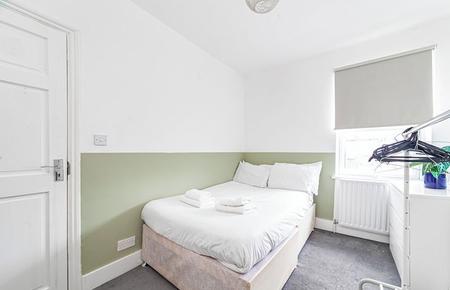 Spacious & Chic 3bed House in London - Photo 20