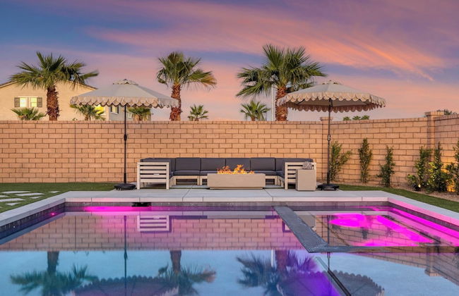 Desert Eden by Avantstay 6BR w/ Ensuite Backyard Oasis w/ Pool & Hot Tub! - Foto 44