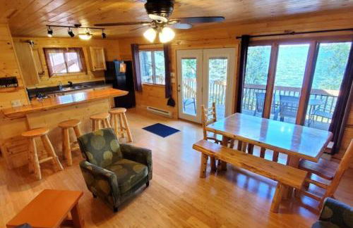 Lakeside 2 Bedroom Wolf's Den Cabin On Kab - Foto 2