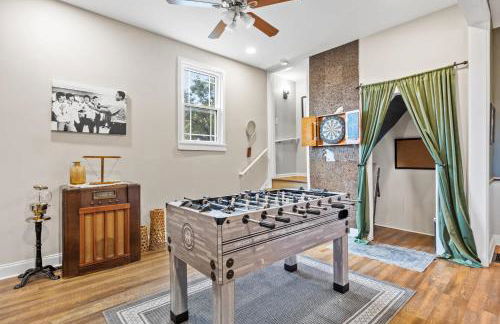 3BR Cozy Family Home with HotTub & Spacious Backyard - Foto 32