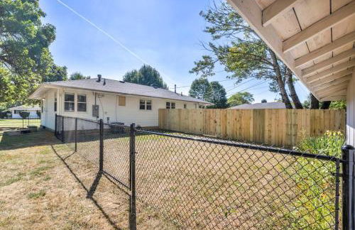 Fenced & Pet-Friendly! Modern 2BR Retreat! CLE-BW - Foto 25