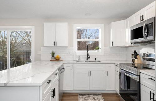 Spacious Family Villa only 13 mi from Silverwood - Foto 10