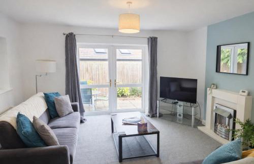 Large 2-Bedroom Bungalow near Airedale Hospital, Keighley, Convenient Location with Parking - Photo 1