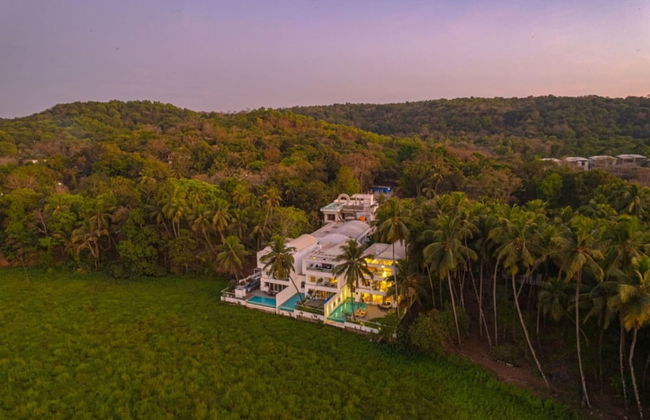 Legacy by Hireavilla- Full Field View Villa w Pool - Photo 1