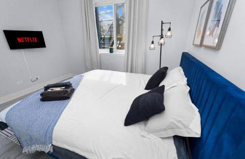 Spacious 3BR Family Oasis Sleeps 8 with Free Parking Near Medical District, Douglas Park and University of Illinois Chicago - Foto 17