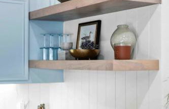 Sunny 4BR with Backyard Oasis - 15 Min to Lakes - Foto 13