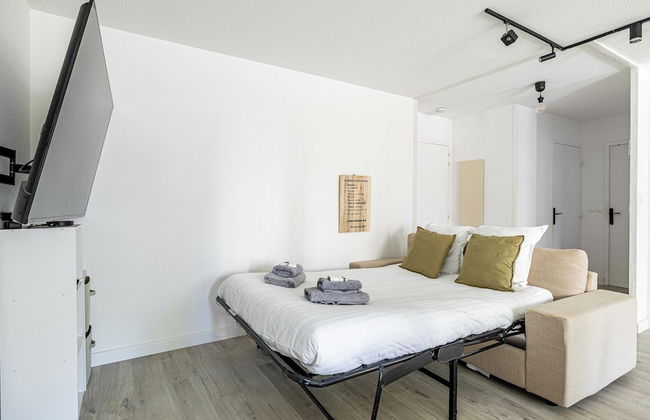 Comfort and Serenity With A/c, Parking and Balcony - Foto 4