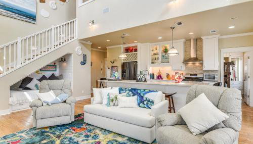 2 Blocks to Shore Crystal Beach House with Yard! - Foto 5