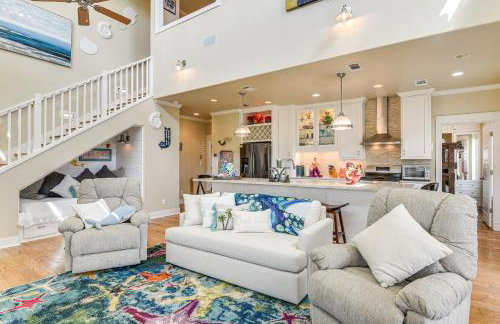 2 Blocks to Shore Crystal Beach House with Yard! - Foto 5