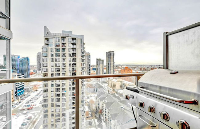 Downtown Condo w Incredible Views and BBQ - Photo 2