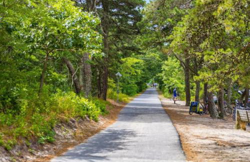 Family Lakeside Escape with Private Beach and Calm Waters - Foto 20