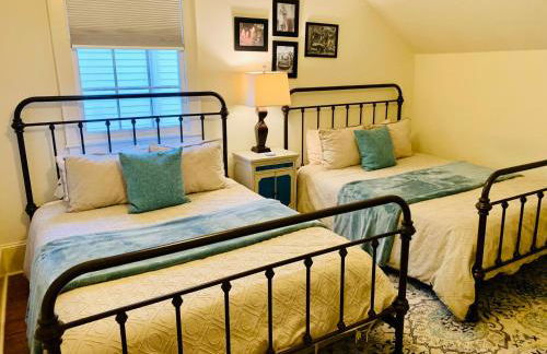 Charming Creole Cottage 2 Blocks Across Rampart St from French Quarter - Photo 37