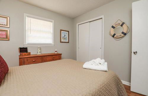 Spacious Home with Waterfront View-Welcome Pets - Foto 13