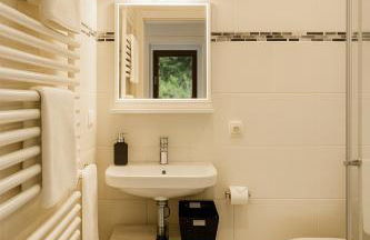 Modernes Apartment mit 180° Bergblick - Photo 7