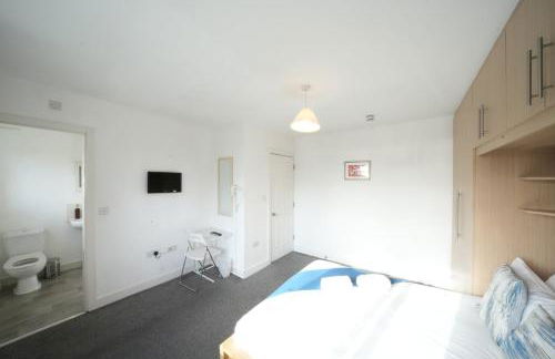 Private Rooms-Private Bathrooms-Near Airport- CABIN CREW paradise - Foto 43