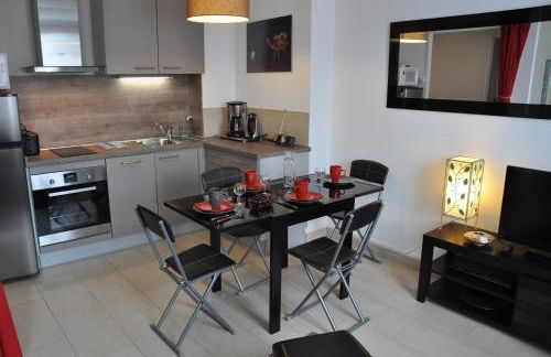 Charmant studio tout proche du port - Photo 2