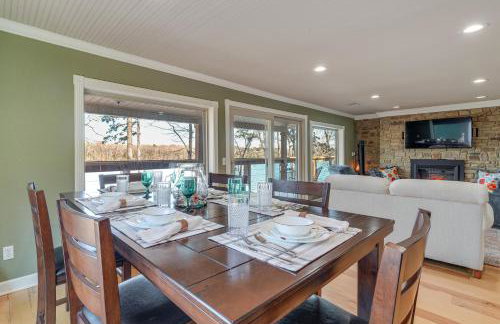 Lake Dardanelle Home with Dock! Fish On-Site - Foto 8