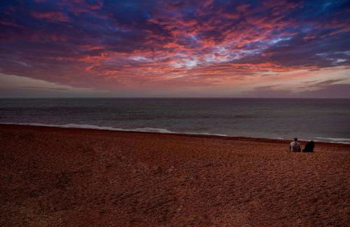 Beautiful Seaside Holiday Home - Photo 40
