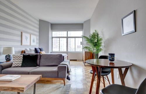 Bright FiDi Studio w Gym Doorman NYC-115 - Foto 1