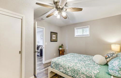 Beach and Dock! Lakefront Ozarks A-Frame Retreat - Foto 24