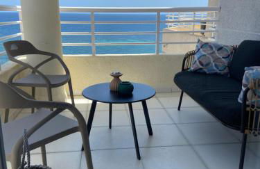 Relaxing modern beachfront apartment - amazing sea view - Photo 1