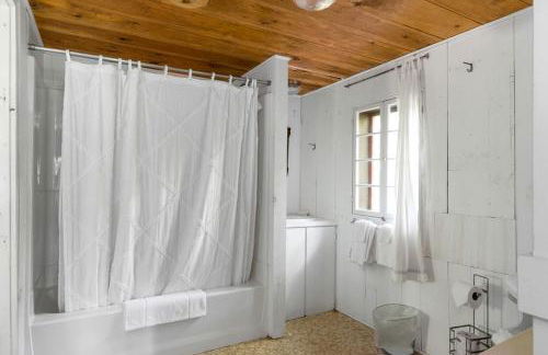 Charming Five-Person Cabin Rental in Connecticut River Valley of New Hampshire - Foto 5