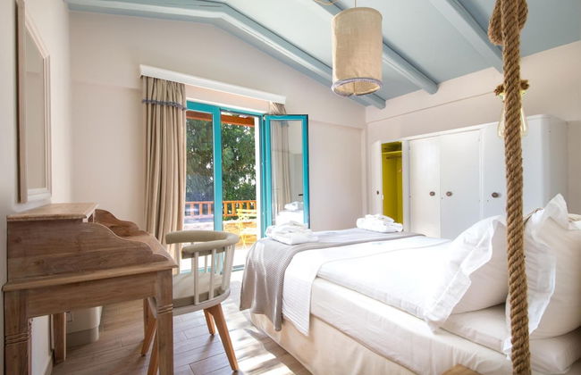 Anemoessa Luxury Villas - Photo 7