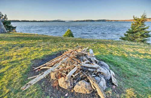 Oceanfront Sullivan Cottage on 6 Acres with Kayak! - Foto 26