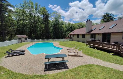 Spacious House with a Pool - Foto 8