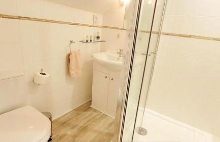 Birchcroft Hideaway - Photo 24