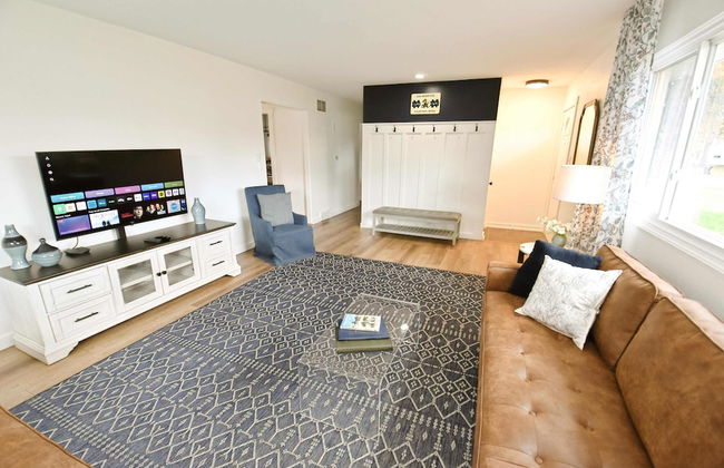 Modern 5 Bedroom Home Sleeps up to 12 15 min Walk to ND 2329 - Foto 3