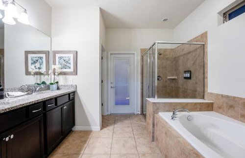 Luxury 8BR Villa with Pool, Spa, Theater & Game Room near Disney - Foto 30