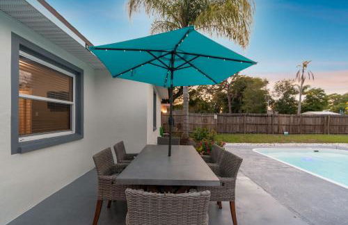 Tropical Retreat with Heated Pool & Firepit - Foto 7