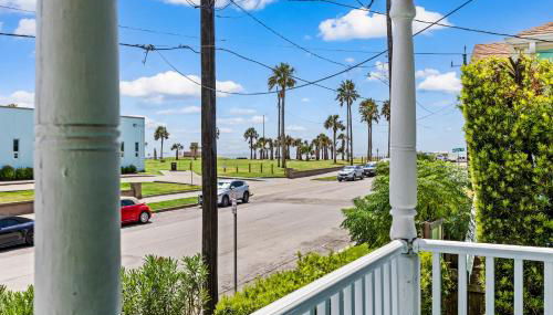 Family & Pet-Friendly - Walk to Beach & Pier - Foto 2