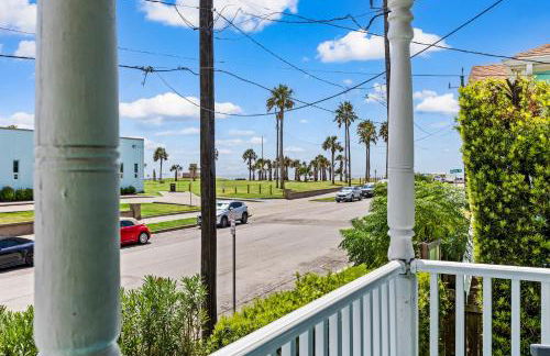 Family & Pet-Friendly - Walk to Beach & Pier - Foto 2