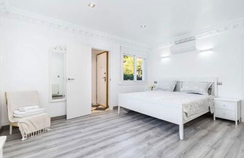 Entire Large Villa next to Award-winning beach - Foto 11