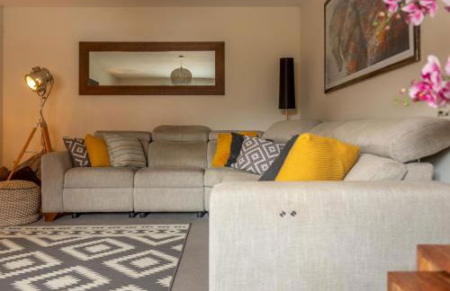 Charming Modern Retreat with Private Garden - Pass the Keys - Foto 11