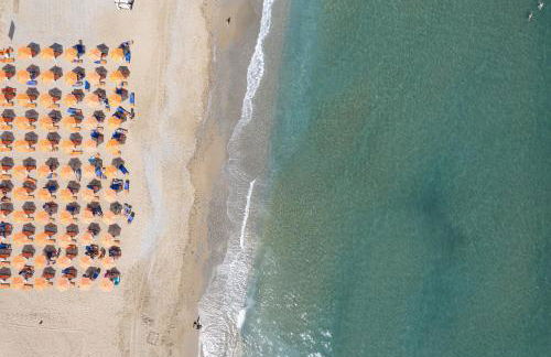 Solis Villa, with Heated Pool & 5 minutes to Beach, By ThinkVilla - Photo 3