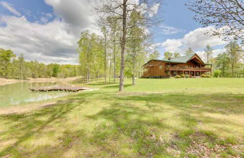 Fraziers Bottom Cabin on 800 Acres of Land with Lake - Foto 3
