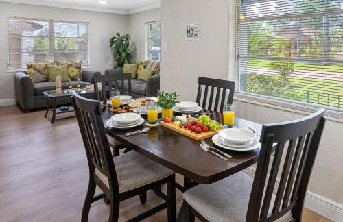 Stunning Tampa Stay Prime Location & Comfort! - Foto 19