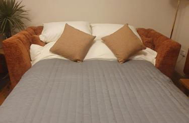 Central Gloucester Self-Catering Flat - A Hidden Gem - Foto 9