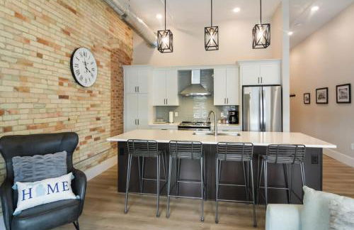 Golden Lofts Unit 1 Downtown Traverse City 1BD 1BA - Foto 3