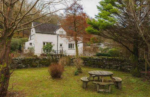 Half Way House, Clappersgate, sleeps 8 - Foto 26