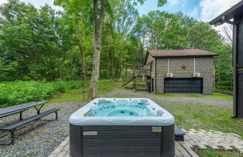 6 Br Cabin Hot Tub Fire Pit Min to Hatley Pointe - Foto 56